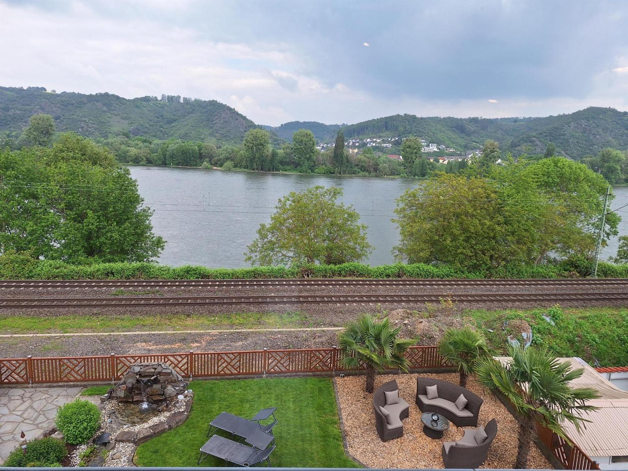 Ferienwohnung Rhens Am Rhein Exterior foto